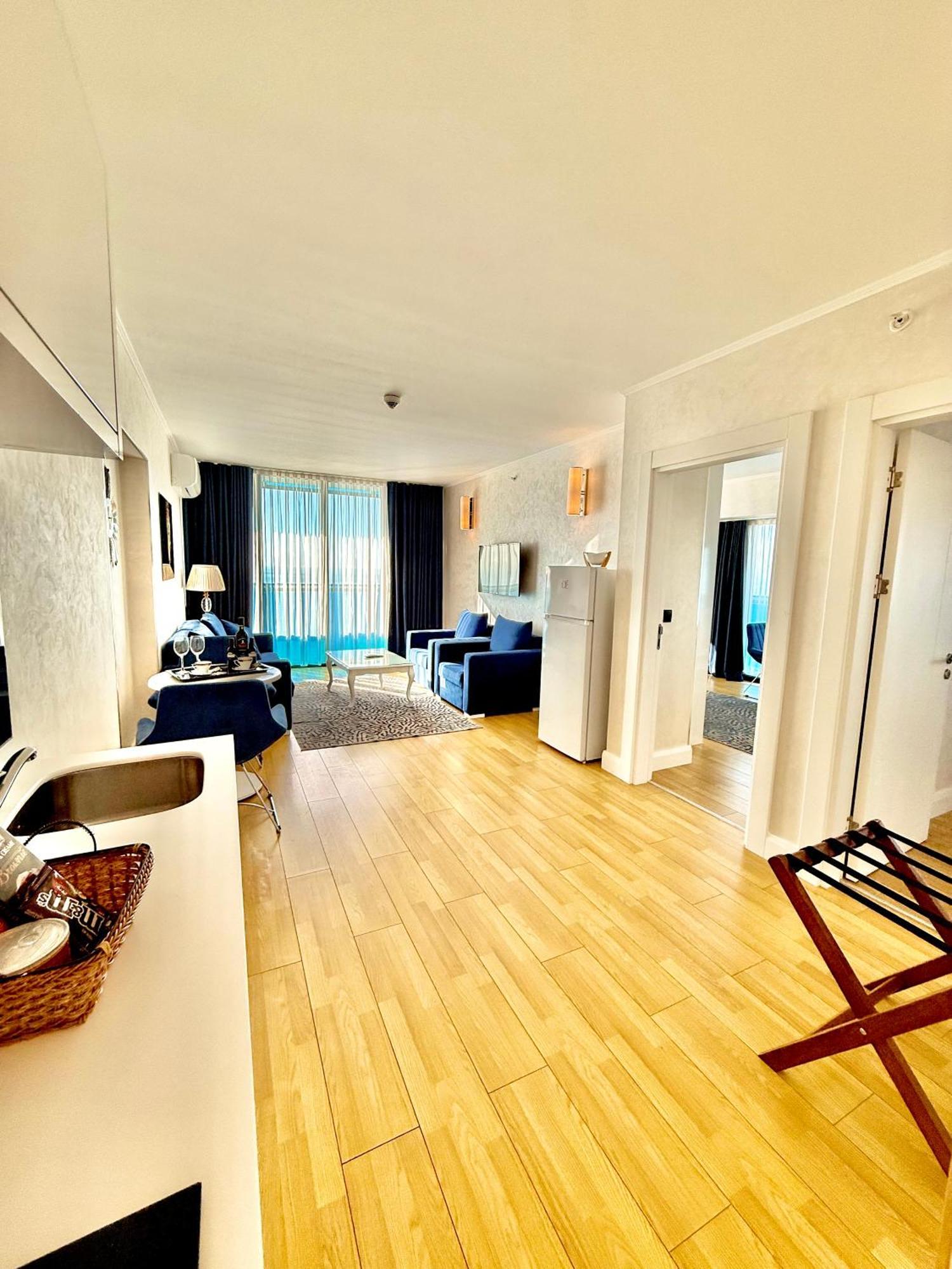 Seaside Vip Hotel Батуми Экстерьер фото