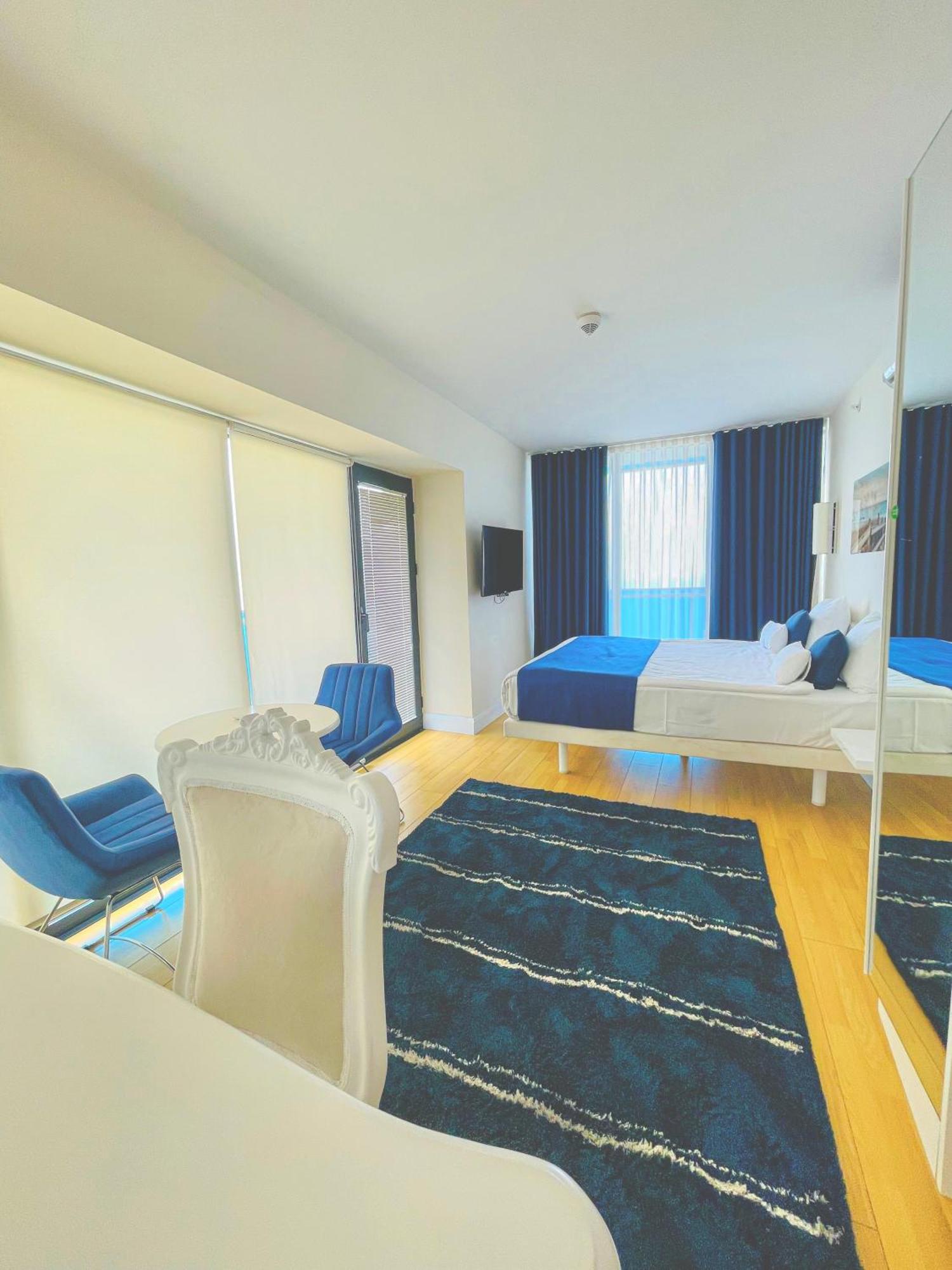 Seaside Vip Hotel Батуми Экстерьер фото