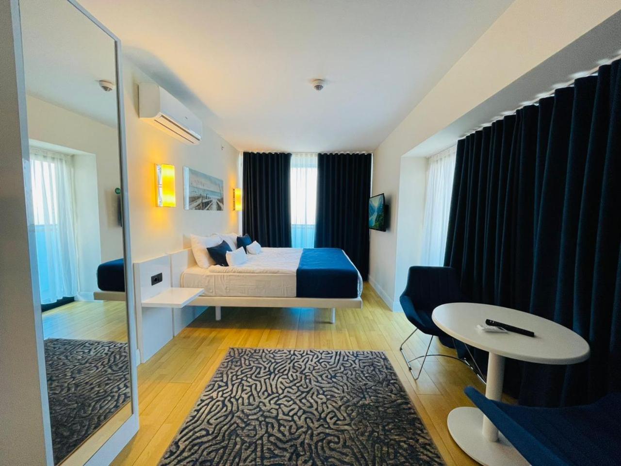 Seaside Vip Hotel Батуми Экстерьер фото