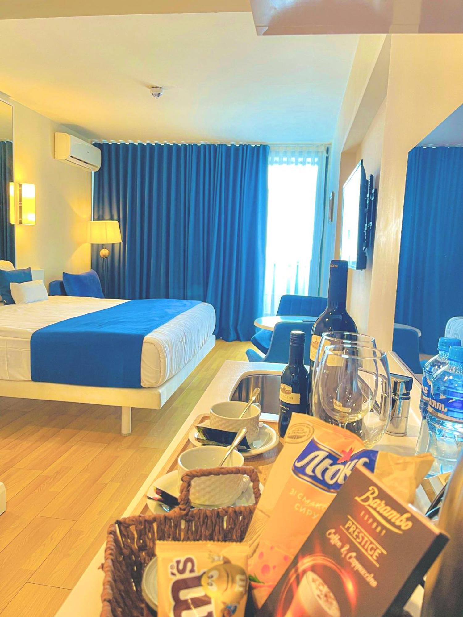 Seaside Vip Hotel Батуми Экстерьер фото