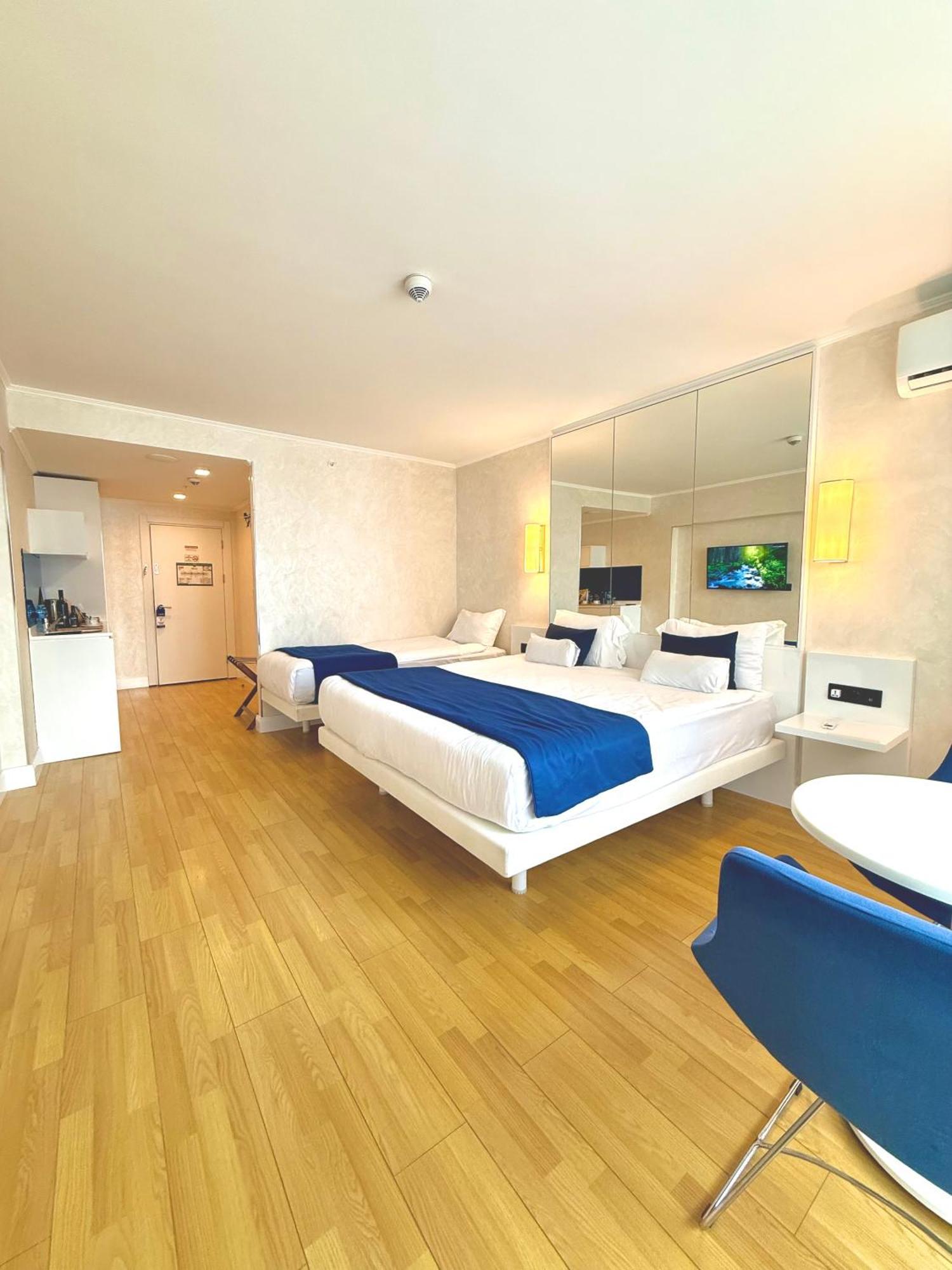 Seaside Vip Hotel Батуми Экстерьер фото